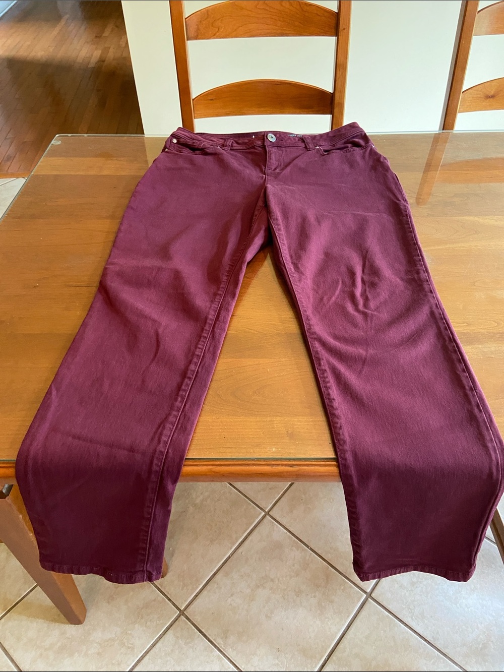 Inc Denim Women’s Burgundy Jeans. Skinny Leg Curvy Fit. Cotton Blend. Size 12